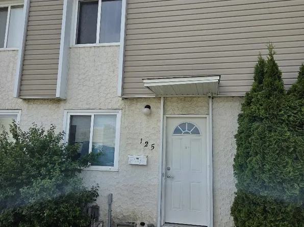 125 Cornell Ct NW, Edmonton, AB T5C 3C3