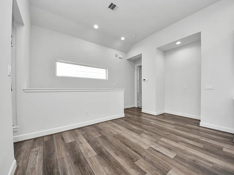 9577 Neuens Rd #B — Photo 12