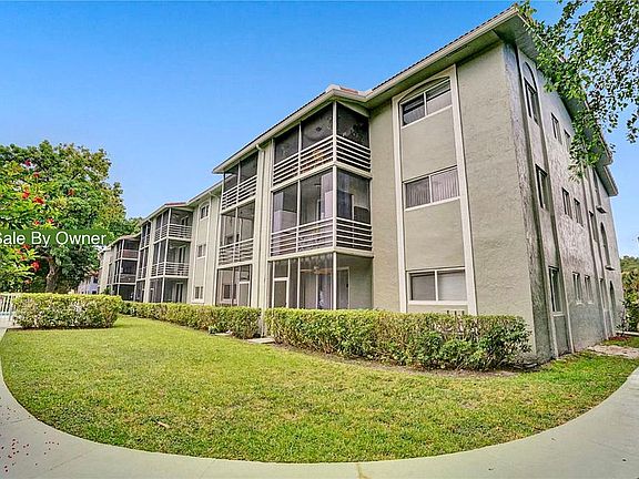 3rd image of 11651 Royal Palm Blvd