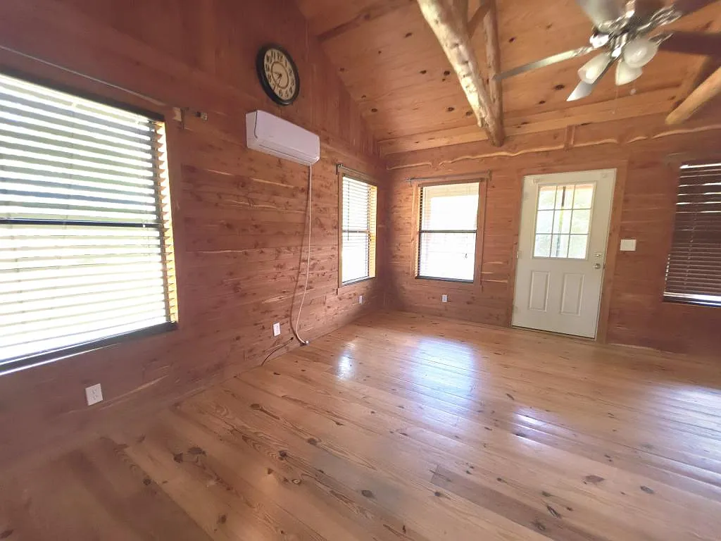 313 N Berry Ridge — Photo 3
