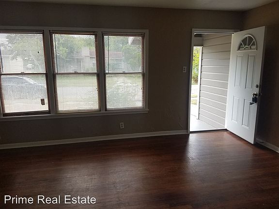 5th image of 1006 Shiels Dr