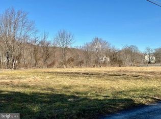 198 Middle Ln, Gore, VA 22637