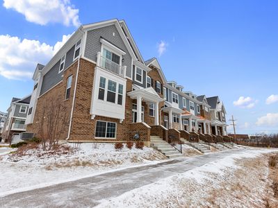1908 W Kingsley Cir, Northbrook, IL, 60062