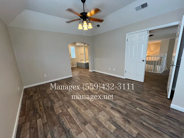 8449 N 8th St — Photo 20