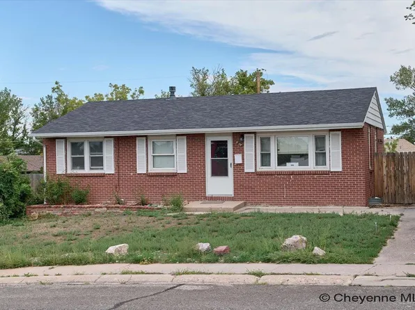956 Hillcrest Rd, Cheyenne, WY 82001