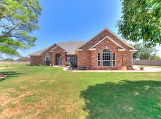 10712 Sundance Dr, Yukon, OK 73099