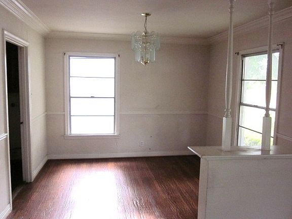 3rd image of 3418 Linda Dr