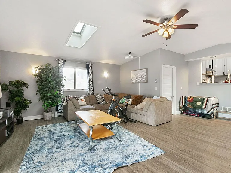 813 Table Mountain Ct — Photo 8