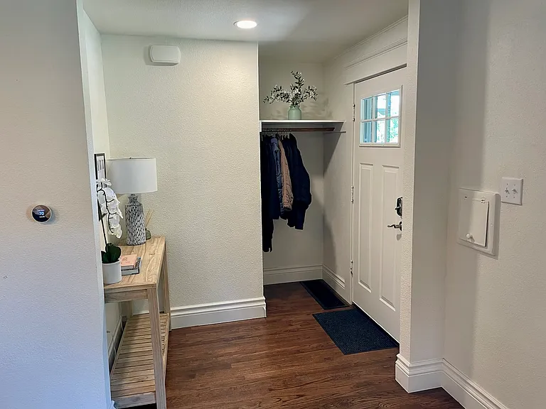137 N Pennsylvania St — Photo 5
