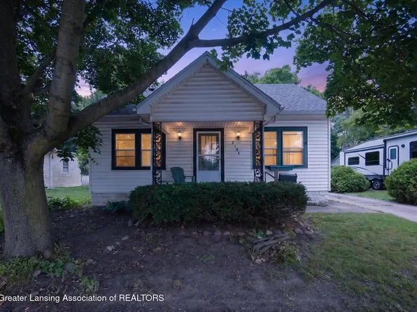 2155 Cedar St, Holt, MI 48842