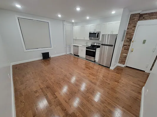 Rented by Bruma Realty LLC | media 1