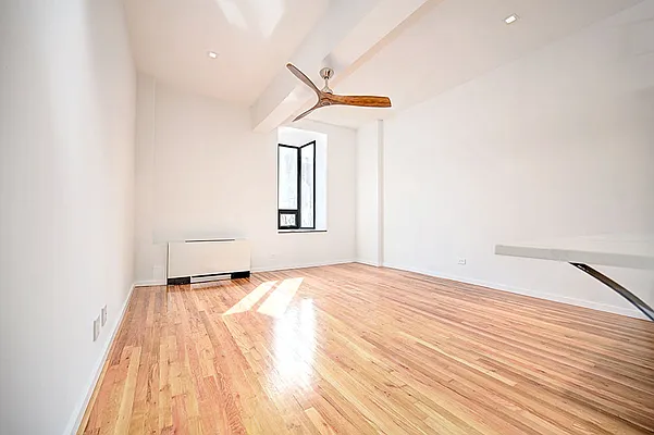 Rented by Urbane Brokerage | media 15