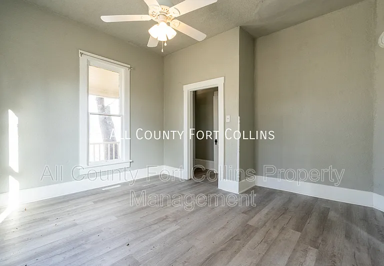 417 E Mulberry St — Photo 9