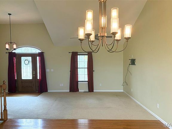 3rd image of 4 Craven Dr