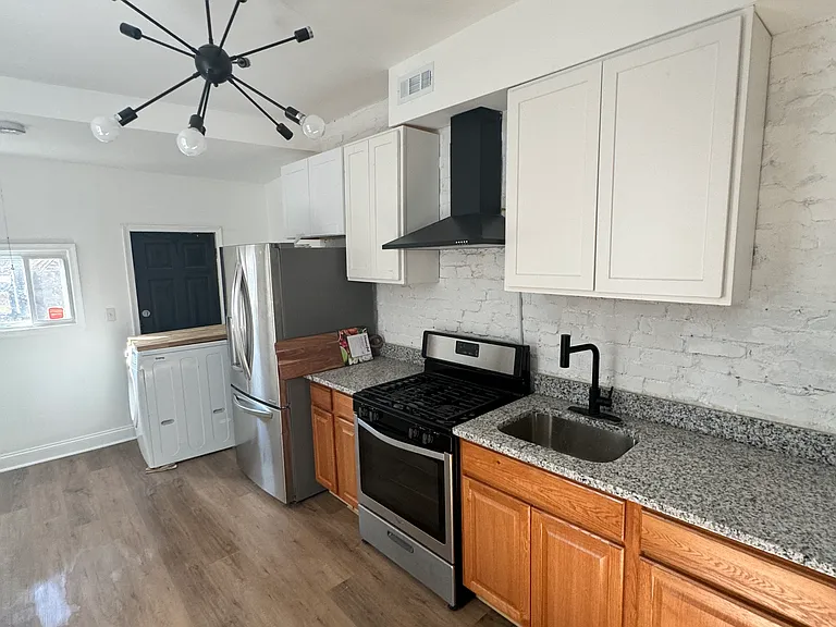 724 N Hilton St — Photo 35