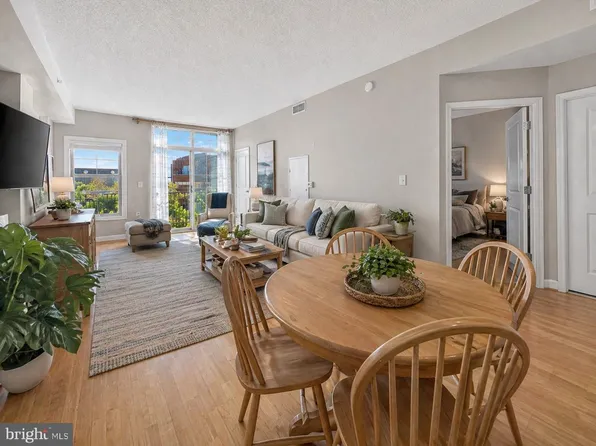 1111 25th St NW APT 819, Washington, DC 20037