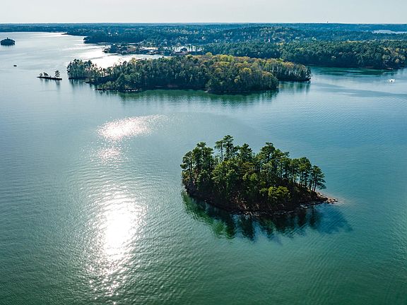 3rd image of Island