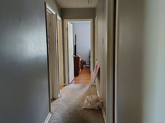 3rd image of 320 Branner Cir
