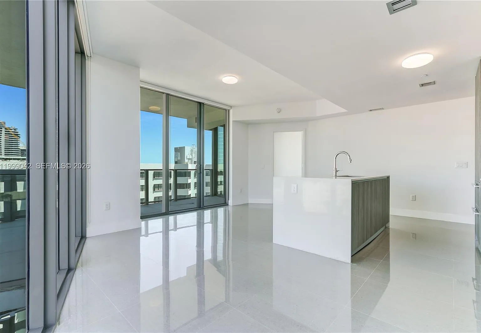 Biscayne Beach Condo — Photo 4