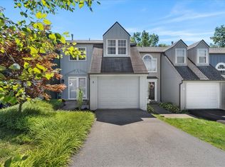 8 Monmouth Dr, Cranberry Township, PA