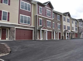 11 Bear Creek Dr, Morgantown, WV 26508