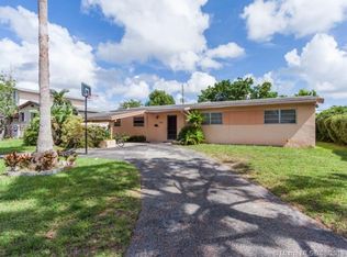 1125 NE 176th St, North Miami Beach, FL 33162
