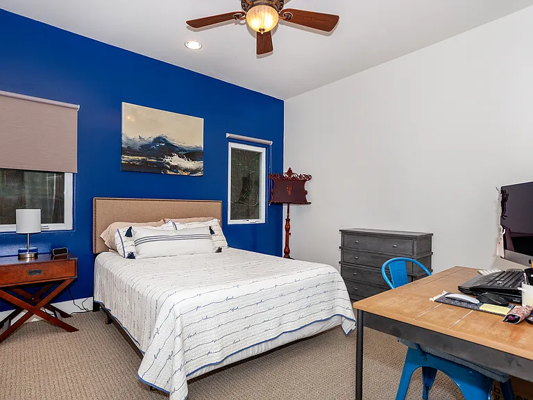 527 Liverpool Dr — Photo 11