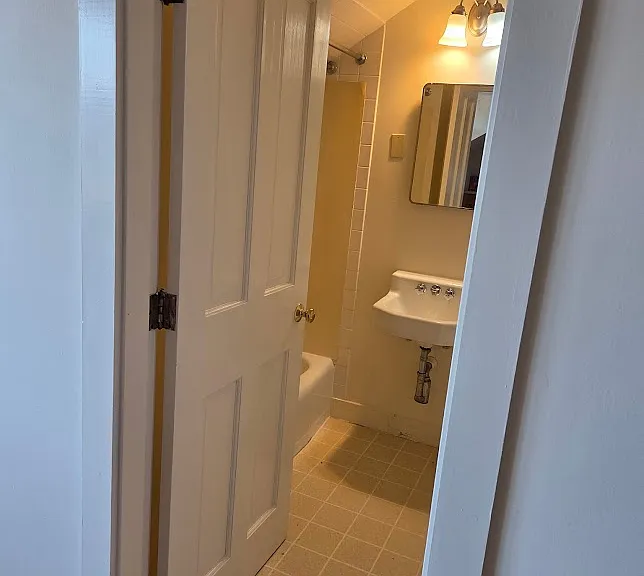 17 Elm St #402 — Photo 4