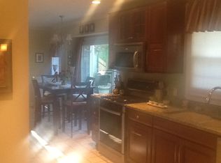 2123 Meadow Brook Rd, Davenport, IA 52807