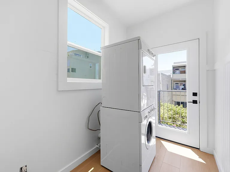 320 Harriet St — Photo 18