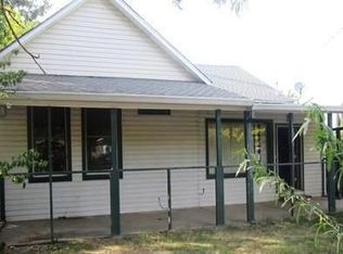 1750 School St, Anderson, CA 96007