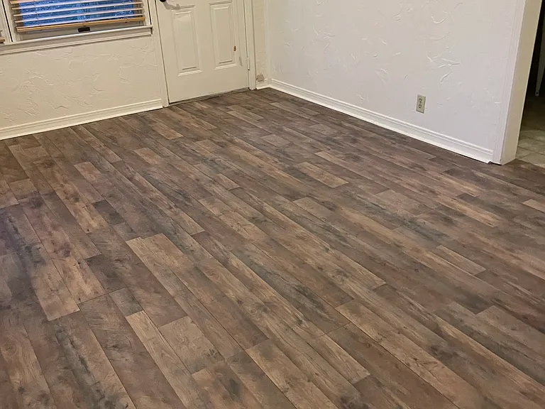 Extra room with outside access. No closet