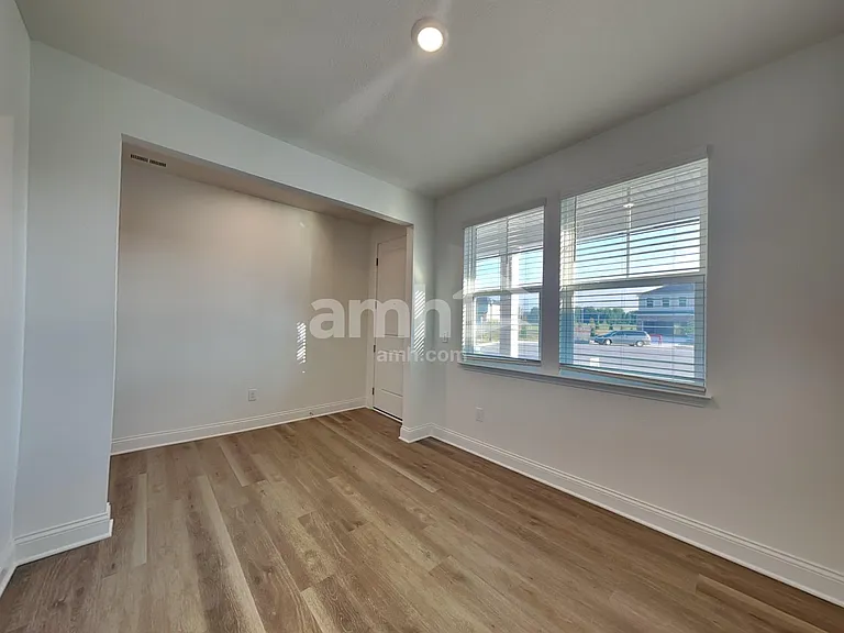 319 Pine Hill Ct — Photo 8