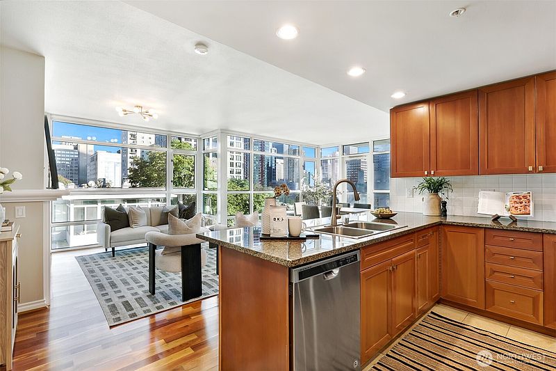 4th image of 1420 Terry Avenue #1108