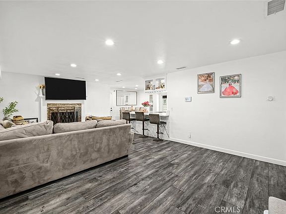 5th image of 17090 Seaforth St