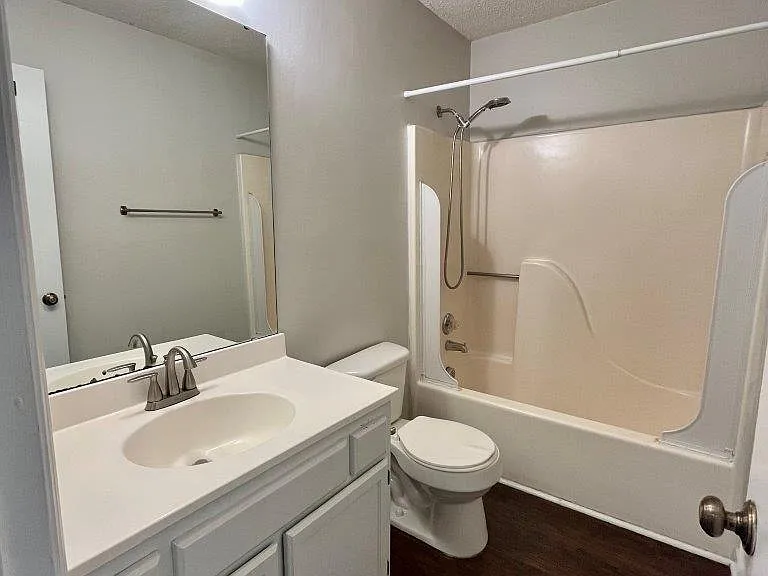 1602 Collegeview Ave — Photo 8