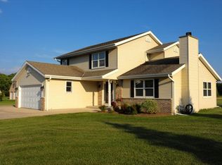 1647 Edgewater Ct, Grafton, WI 53024