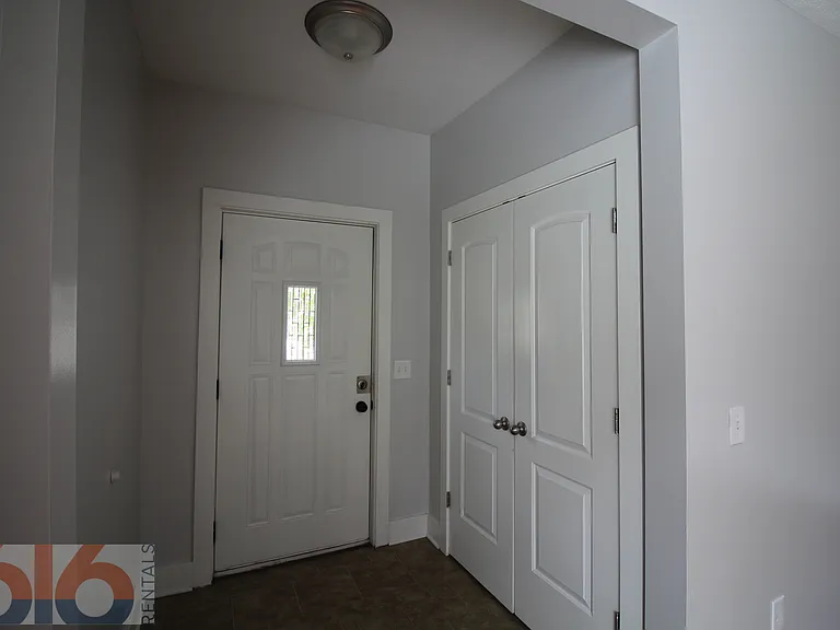 858 Dayton St SW — Photo 6