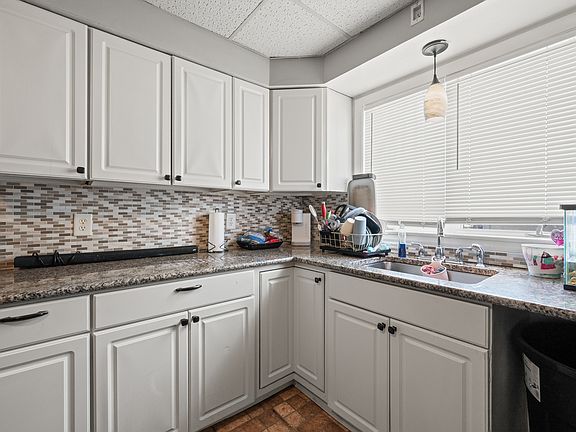 3rd image of 811 East St APT 1