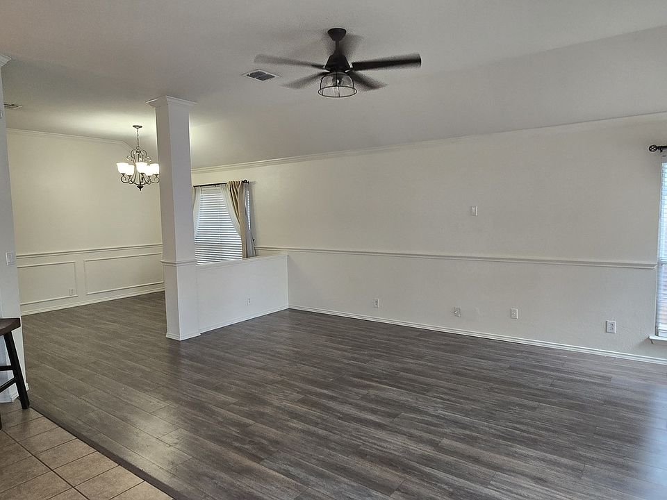 1st image of 2711 Summit View