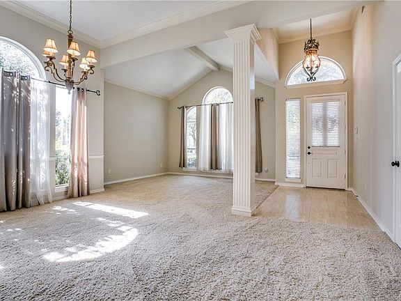 5th image of 2600 Creswick Dr
