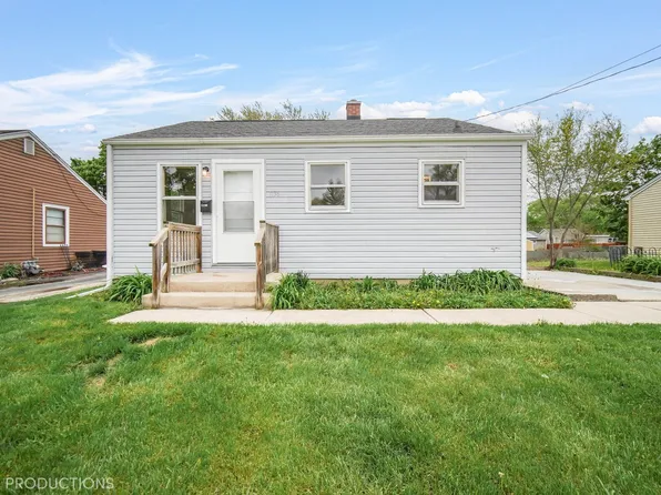 1136 Elliott Ave, Aurora, IL 60505