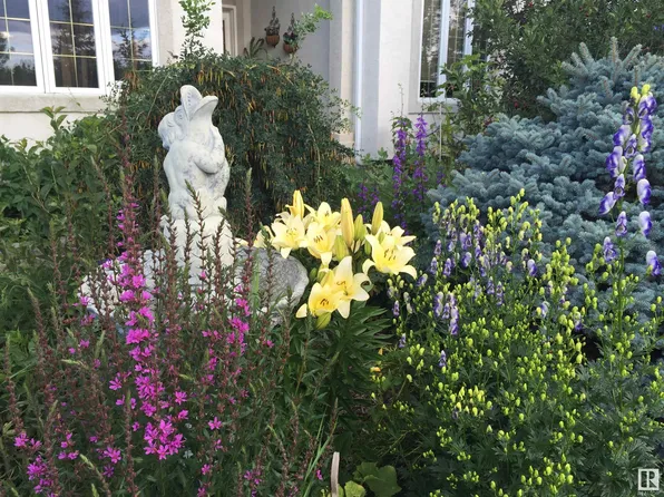 51208 Range Rd #233, Strathcona County, AB T8B 1K8