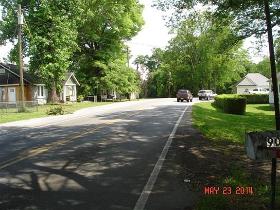 3rd image of 905 Crittenden Ave