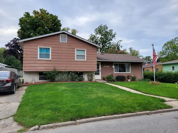 1208 Hillcrest St, La Porte, IN 46350