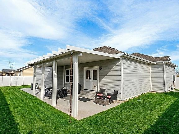 3rd image of 1757 Wayfarer Way
