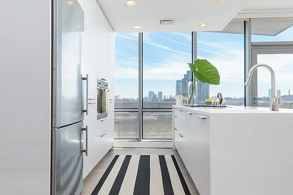 Sold by Modern Spaces | media 4