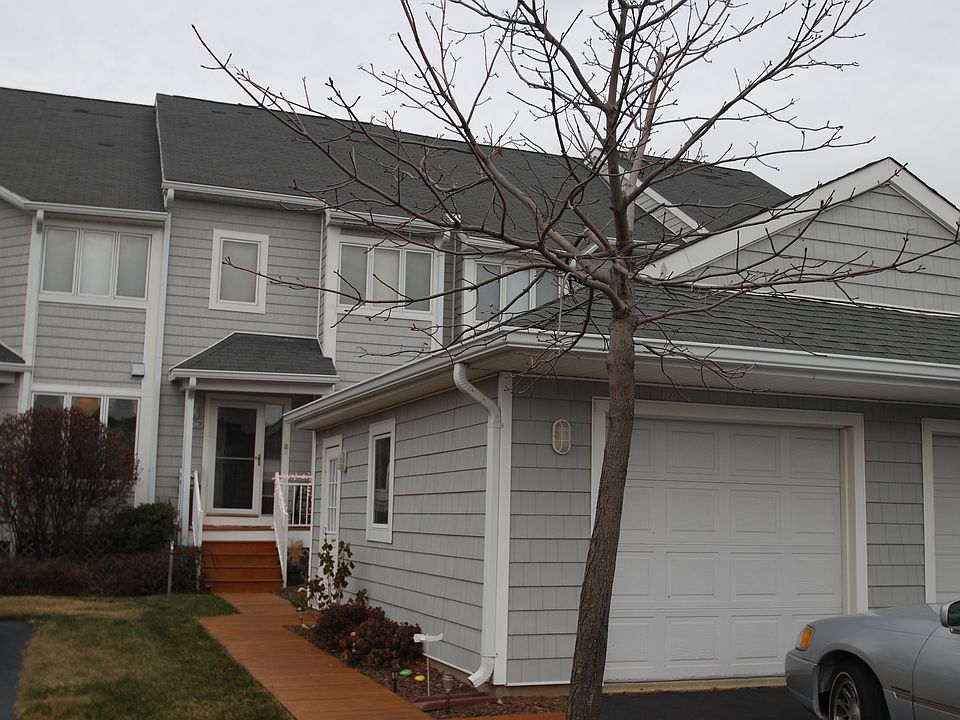 1st image of 804 Oyster Cove Dr