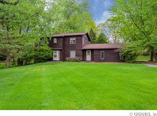 971 Oak Ridge Dr, Victor, NY 14564