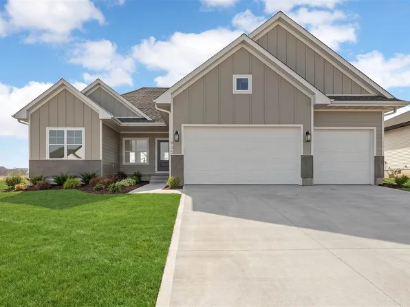 935 Yorkshire St, Northliberty, IA 52317